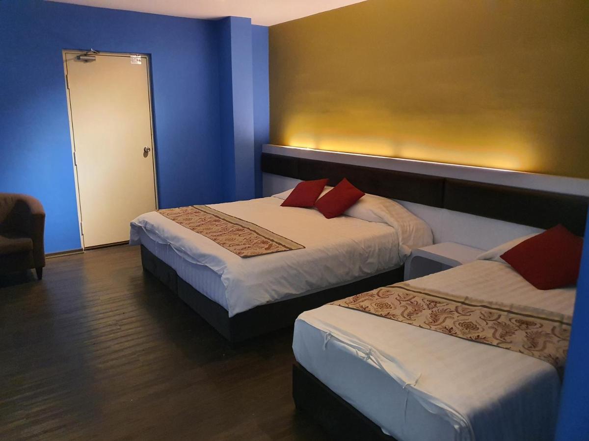 Riverfront Boutique Hotel Malacca Exterior photo