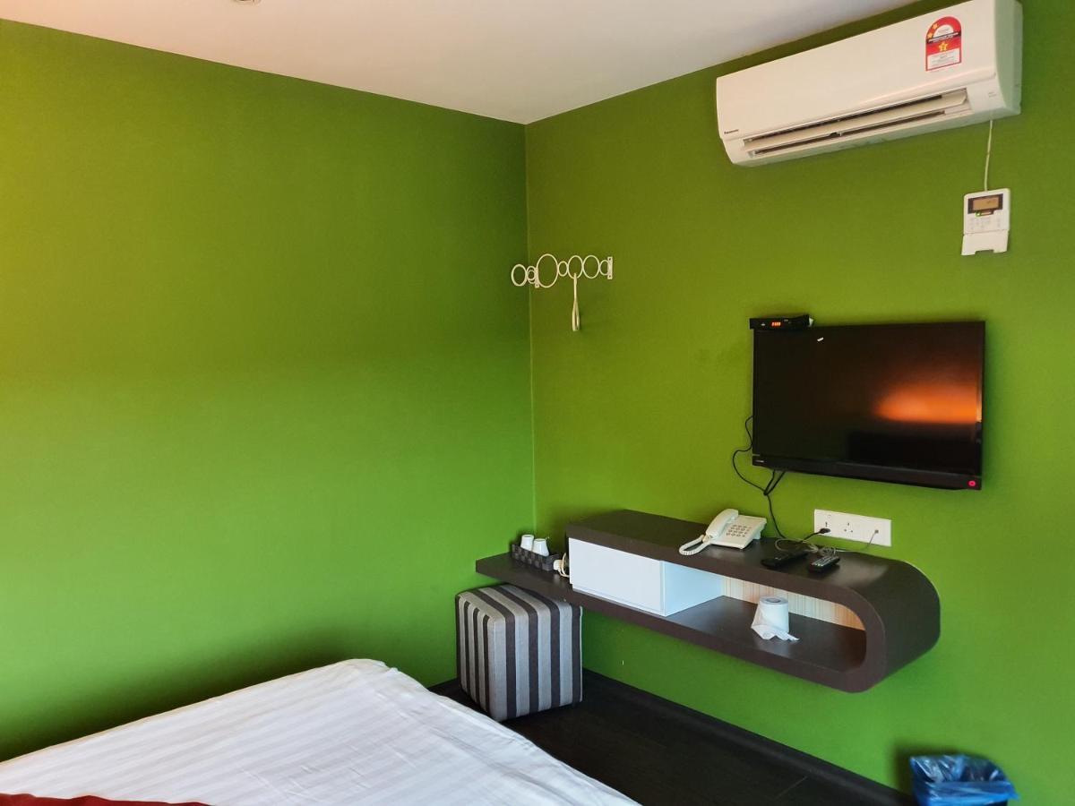 Riverfront Boutique Hotel Malacca Exterior photo